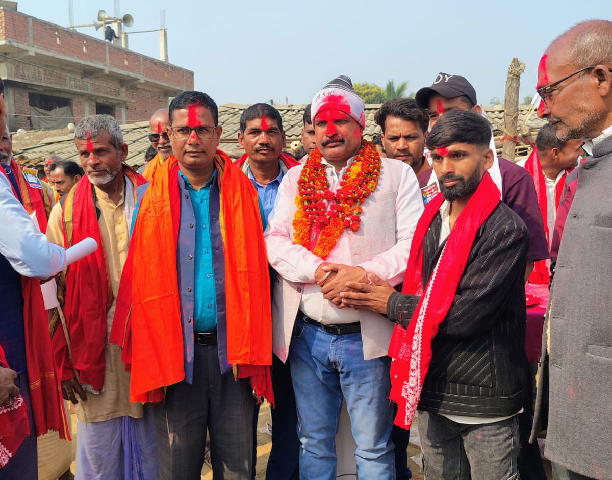 सर्लाहीमा करिव चारसय कार्यकर्ता एमाले प्रवेश