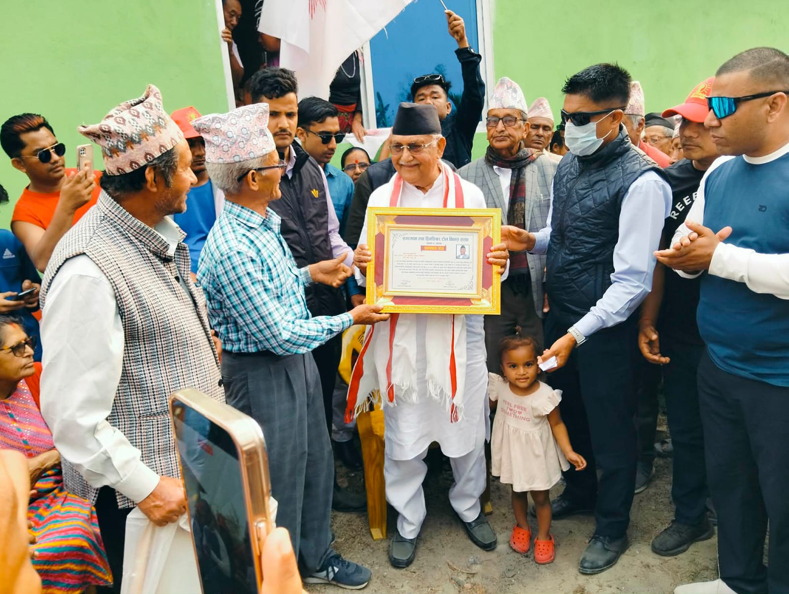 एमाले अध्यक्ष ओलीलाई अभिनन्दन