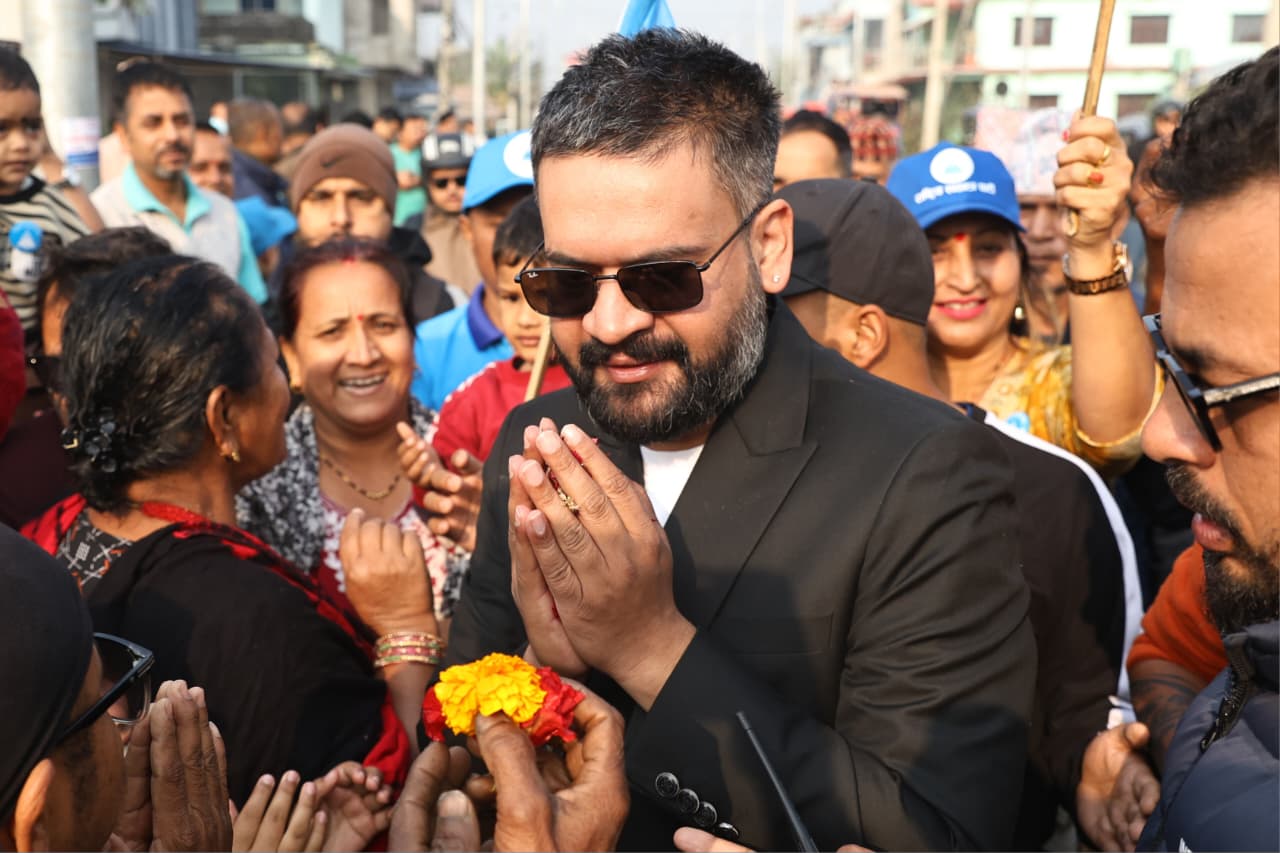 बिहानै देखि झापा–५ मा बालेनको घरदैलो कार्यक्रम