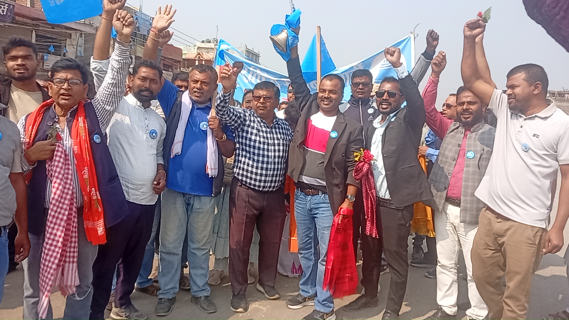 सिरहाको गोलबजारमा रास्वपा सभापति रवि लामिछानेलाई भव्य स्वागत