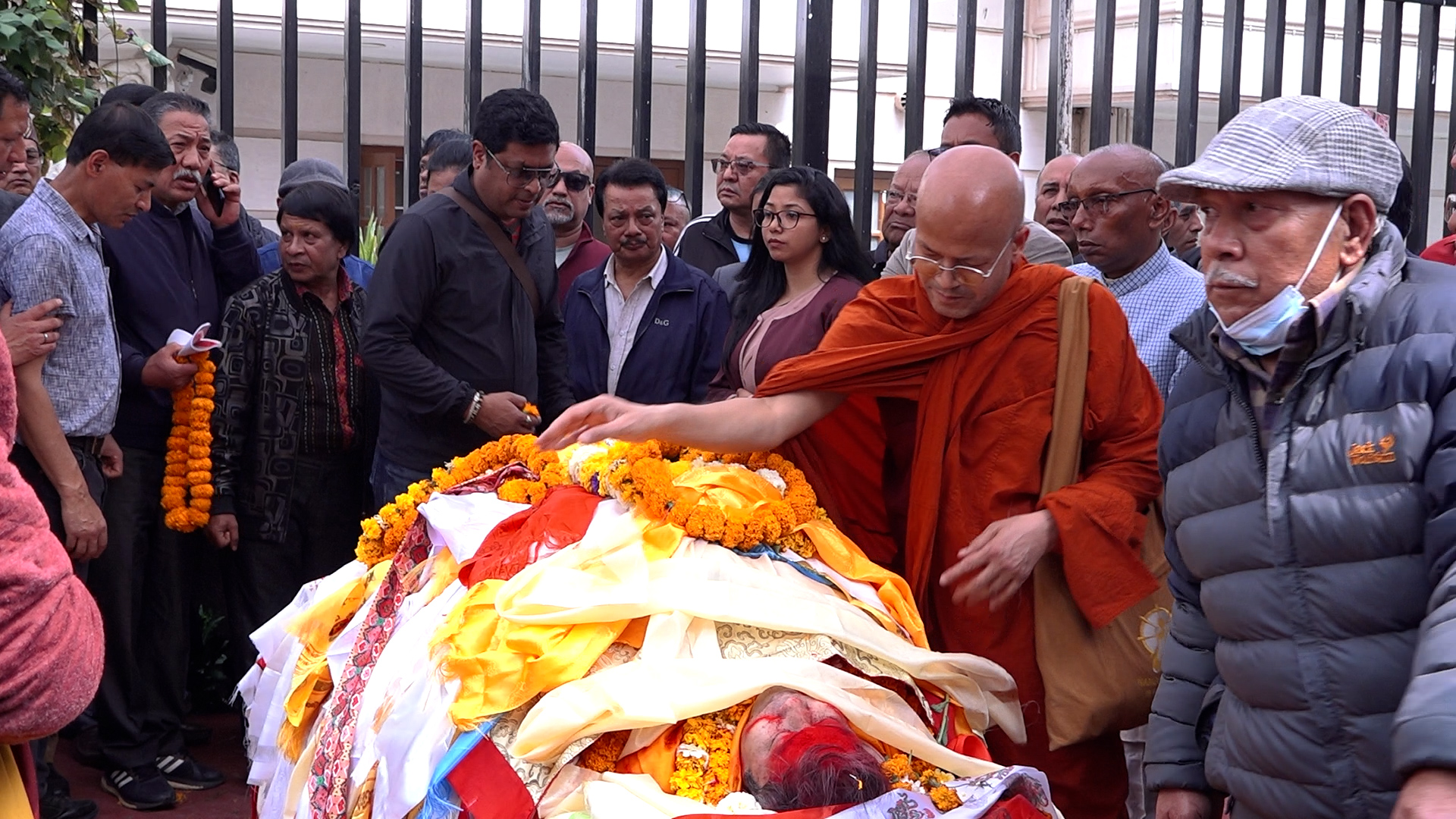 इन्द्रायणी घाटमा नेपालभाषा टाइम्सका पूर्वसम्पादक मानन्धरको अन्तेष्टि