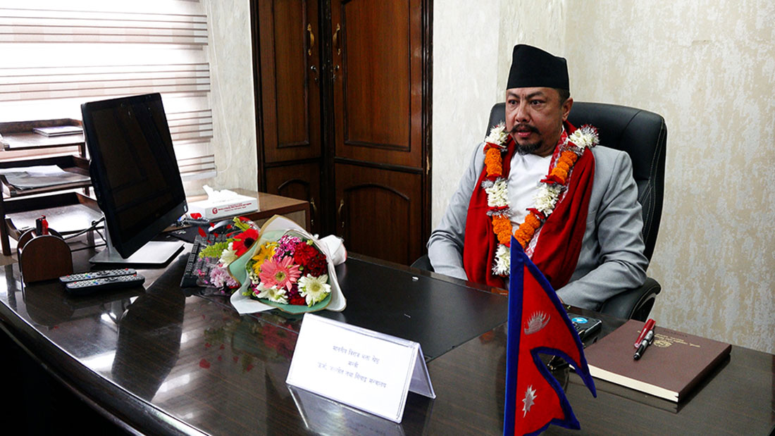 ऊर्जामन्त्री विराजभक्त श्रेष्ठले गरे पदबहाली