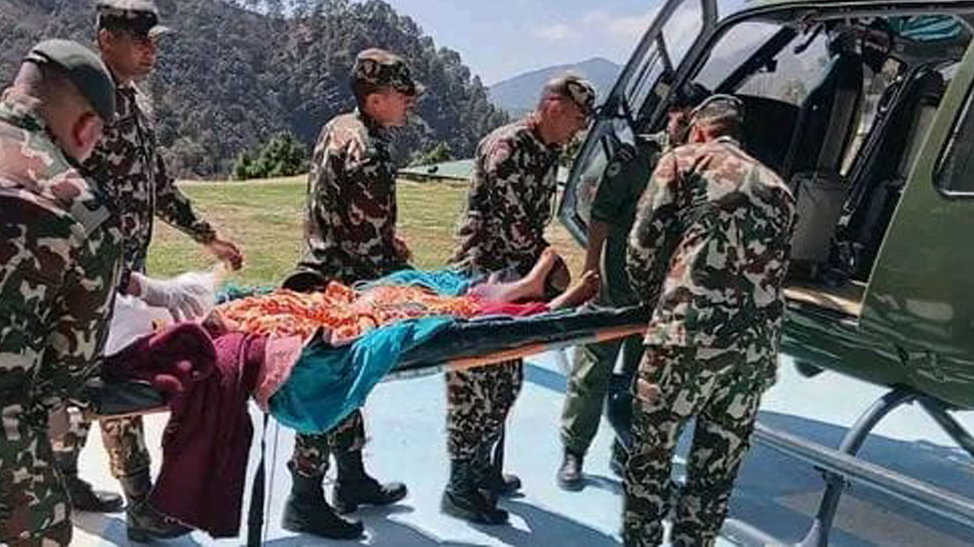 हेलिकप्टरमार्फत उद्वार गरिएकी महिला र नवजात शिशुको मृत्यु