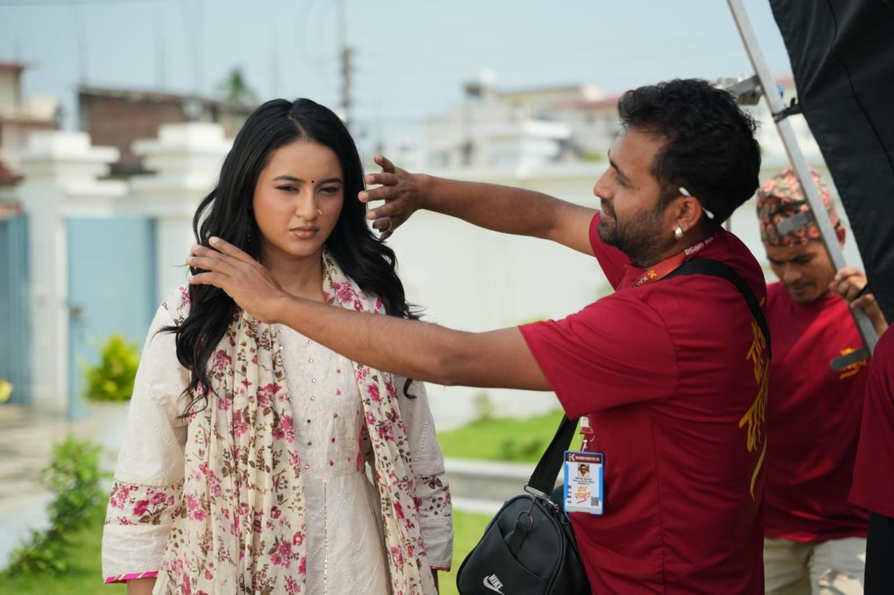 एमाले आन्दोलनमा ‘मलाई गोली ठोक्नुस्’ भन्दै चर्चामा आएका ओझा मिडियामा