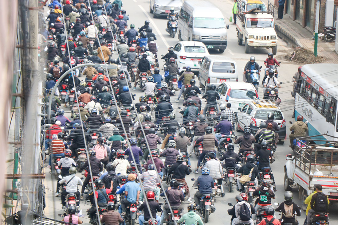 चालकहरूमाथि श्रम शोषण भएको भन्दै राइडरहरू सडकमा (तस्विरसहित)