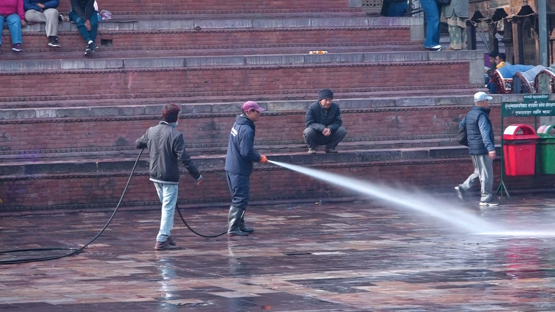 बसन्तपुरमा होलीपछिको सरसफाइ (फोटो,भिडियो