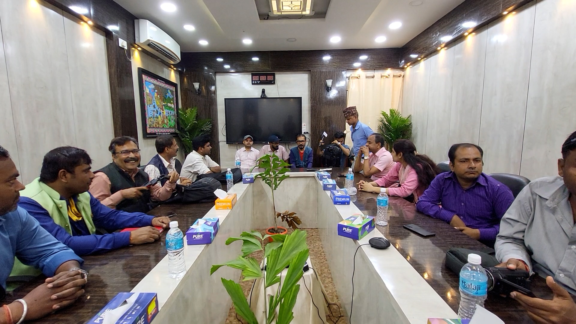 मुख्यमन्त्री यादवले सार्वजनिक गरे आफ्नो १०० दिनमा गरेका ५१ वटा कामहरु