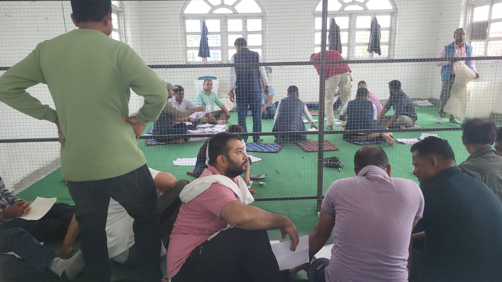 नुषा ३ मा रास्वपाका मनिष झाको अग्रता