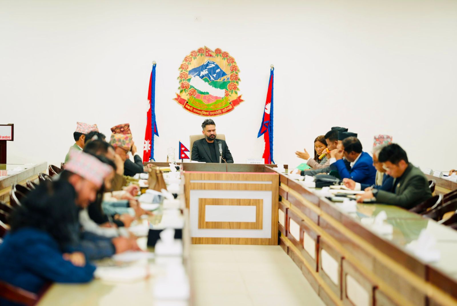 सांसदहरुले गराए प्रत्येक निर्वाचन क्षेत्रका छुट्टाछुट्टै समस्याबारे प्रधानमन्त्रीलाई जानकारी