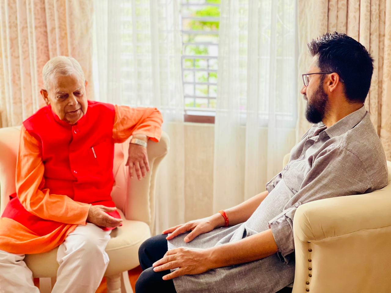 सभापति लामिछाने र महन्थ ठाकुरबीच भेटवार्ता, समसामयिक विषयमा कुराकानी