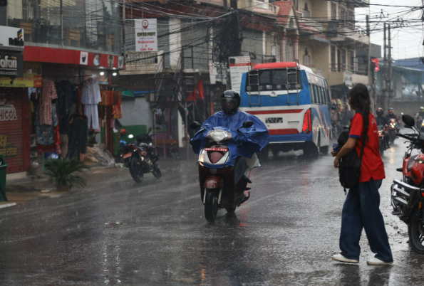 आजको मौसम : पहाडी भूभागका थोरै स्थानमा हल्का वर्षाको सम्भावना