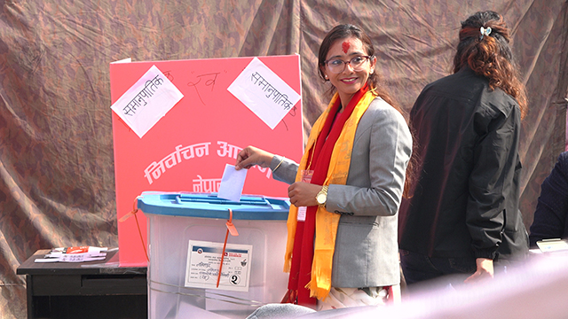 तोसिमा कार्कीले गरिन् मतदान, भनिन् ‘यो इतिहास रच्ने समय हो’