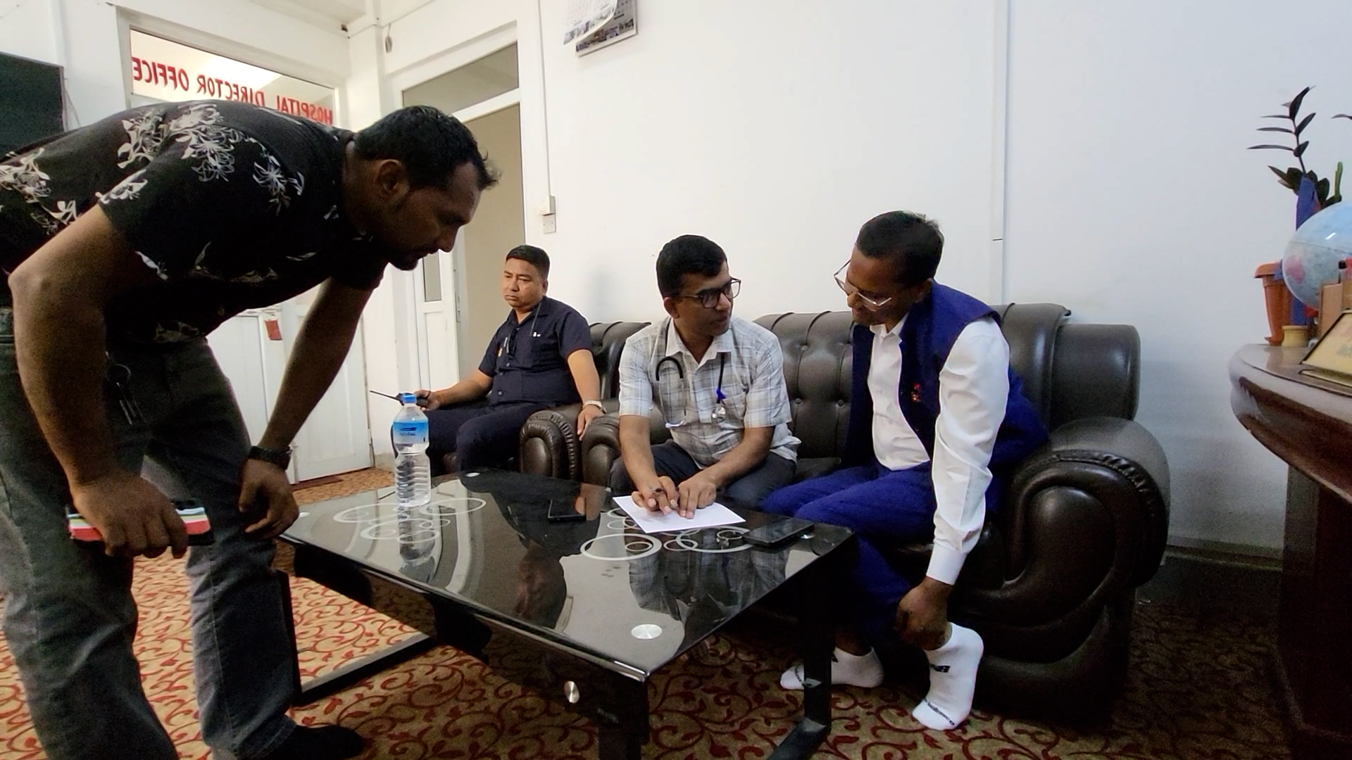 गृहमन्त्री महतोद्वारा प्रादेशिक अस्पतालको छड्के अनुगमन