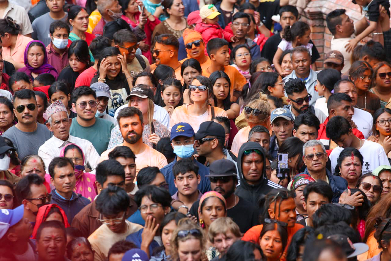 तस्बिरमा हेर्नुहोस् भक्तपुरको जिब्रो छेड्ने जात्रा