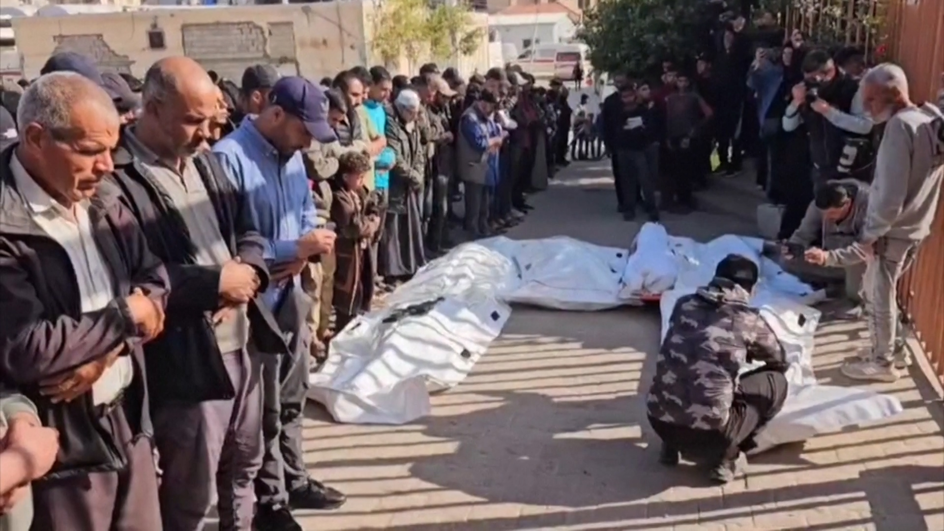 गाजामा इजरायली आक्रमण : छ प्रहरीसहित १२ प्यालेस्टिनीको मृत्यु