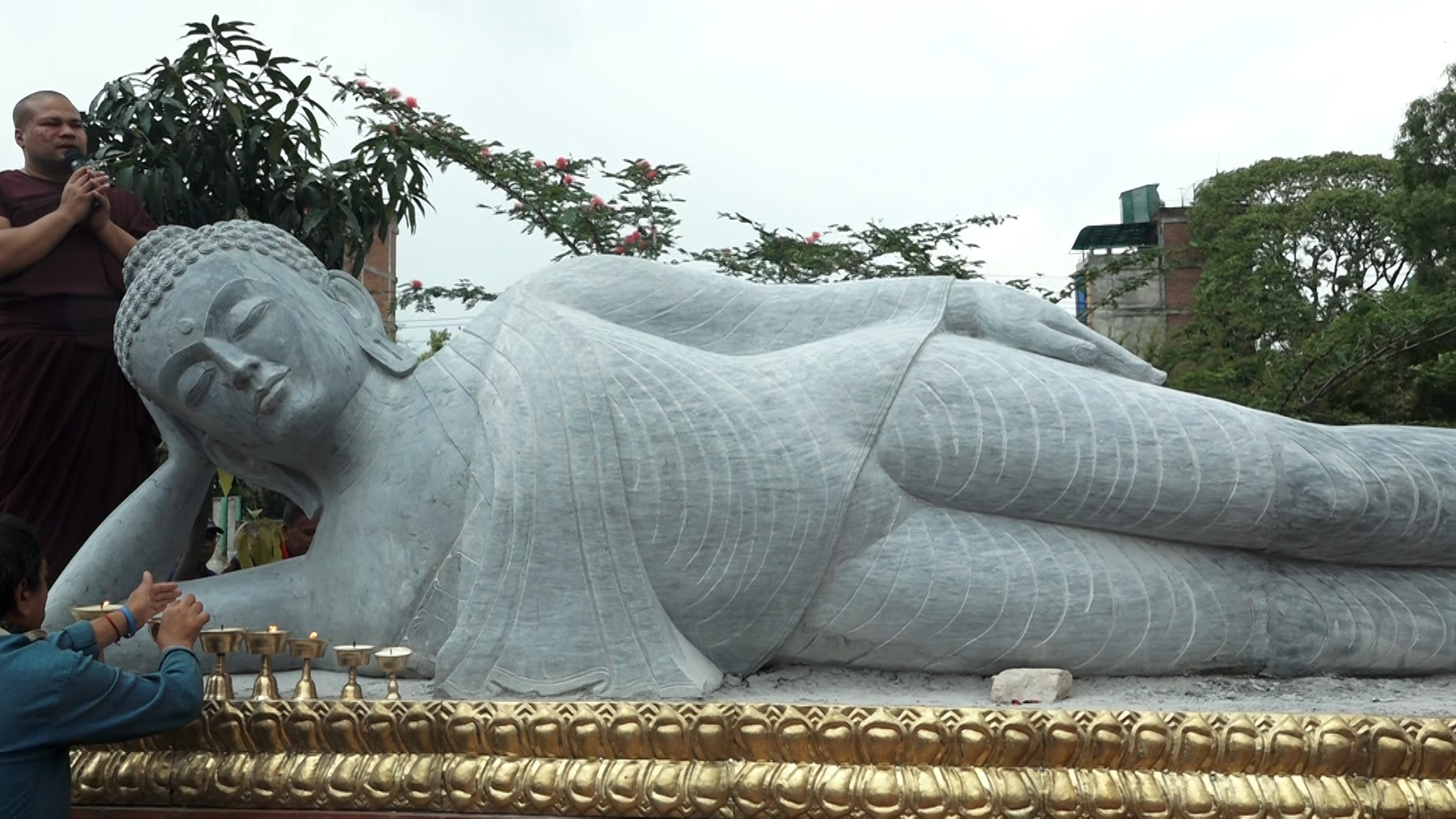 नमुना बुद्ध विहारमा सिंहशैय्यासन बुद्धमूर्ति प्रतिष्ठा