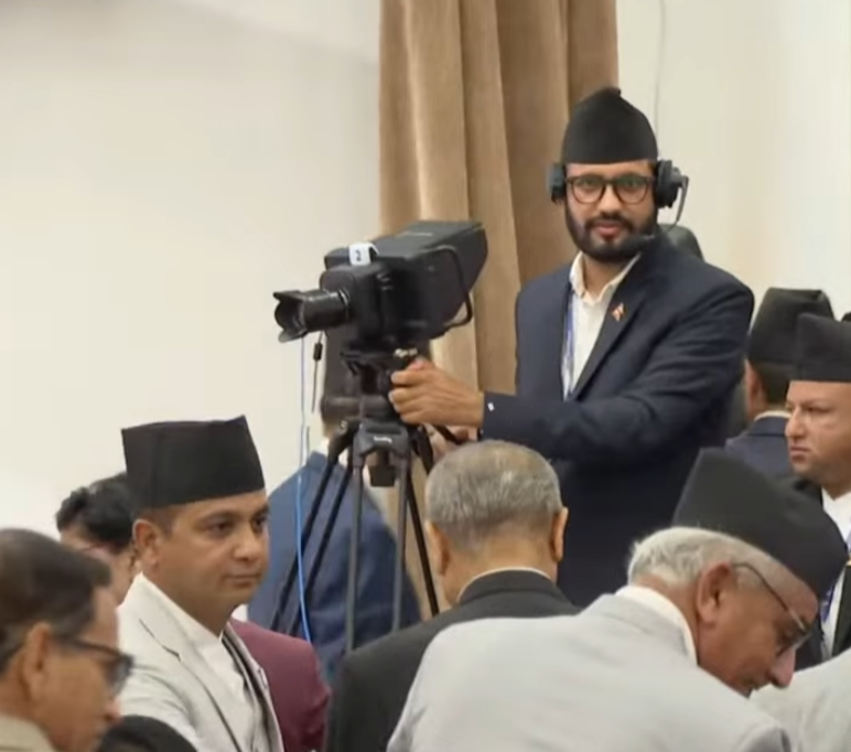 प्रतिनिधिसभाको बैठक १५ मिनेटका लागि स्थगित