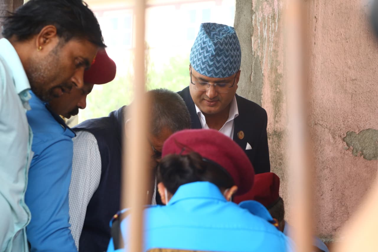 मानव अधिकार आयोगविरुद्ध सर्वोच्चमा रास्वपा सांसद दीपक बोहोरा(तस्विरहरु)