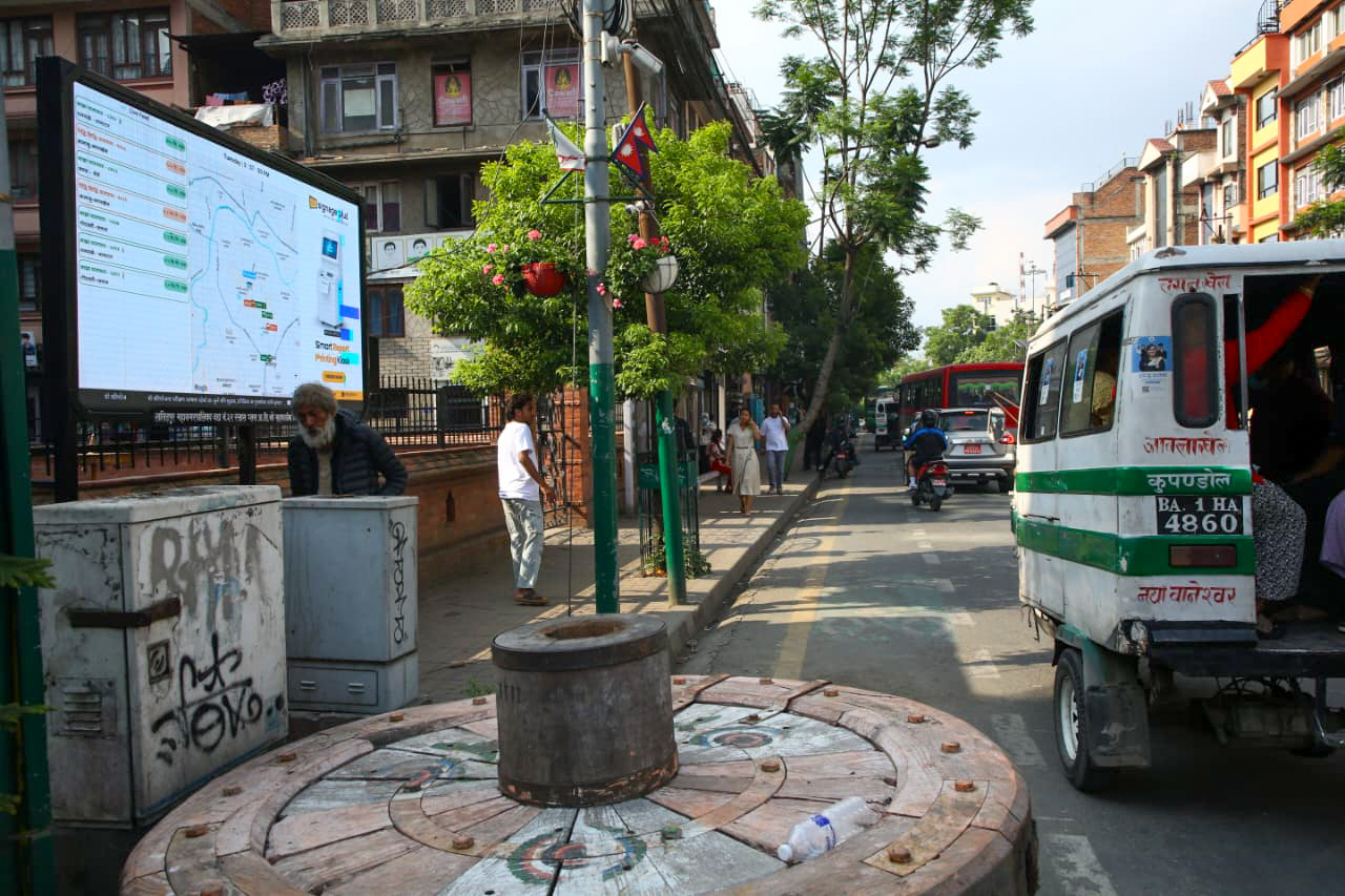बस स्टेशनमा स्मार्ट यातायात सूचना प्रणाली