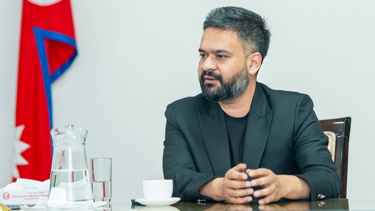 तयारी पोशाक उद्योगसँग प्रधानमन्त्रीको संवाद