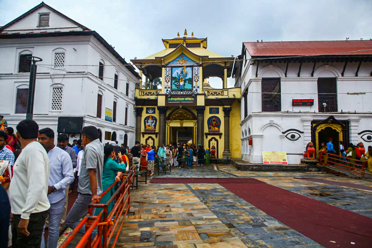 पशुपतिमा दर्शनार्थीको ओइरो
