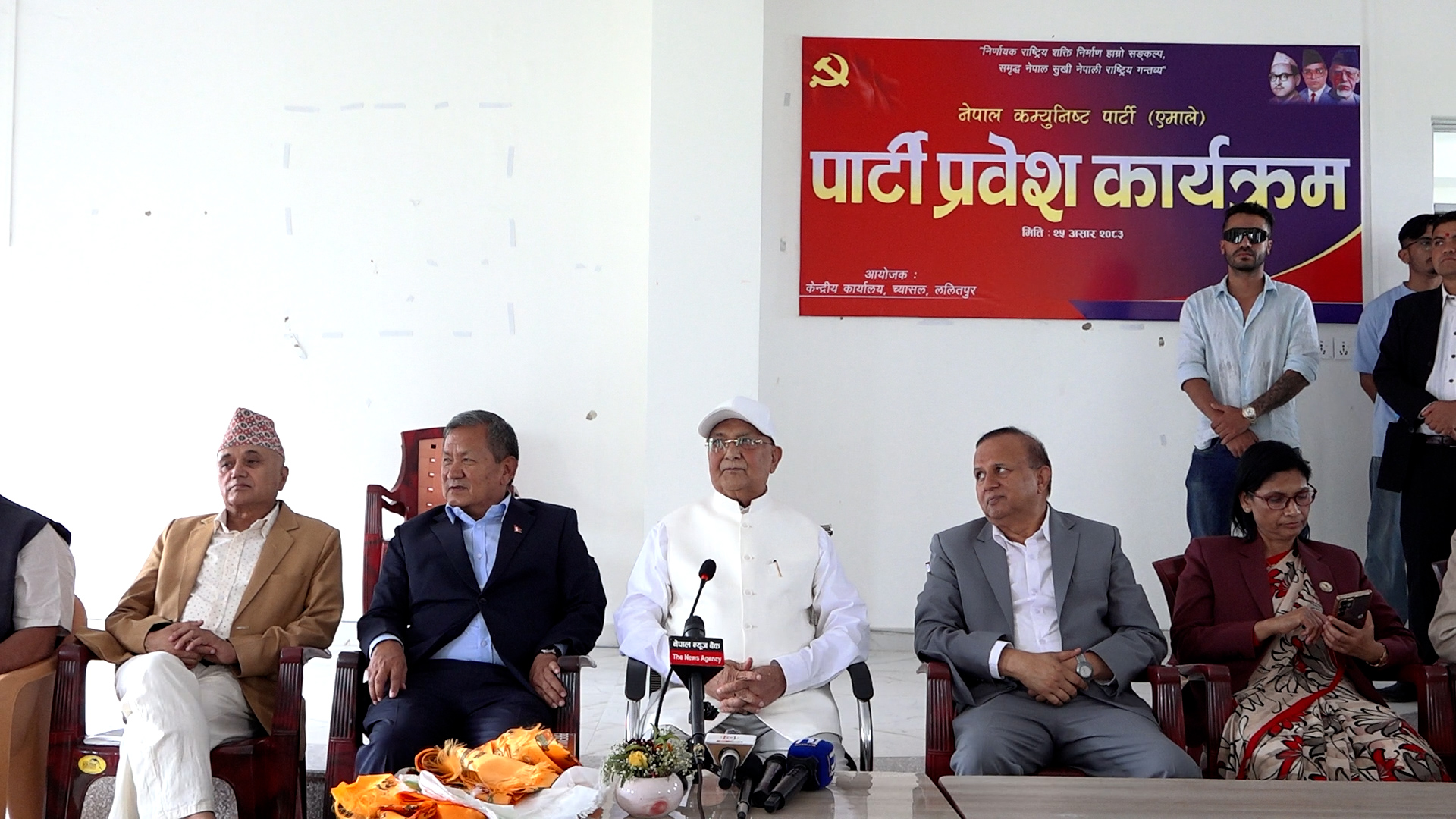 सरकार उम्लिएको दूधजस्तो छ होस–हवासमा छैन