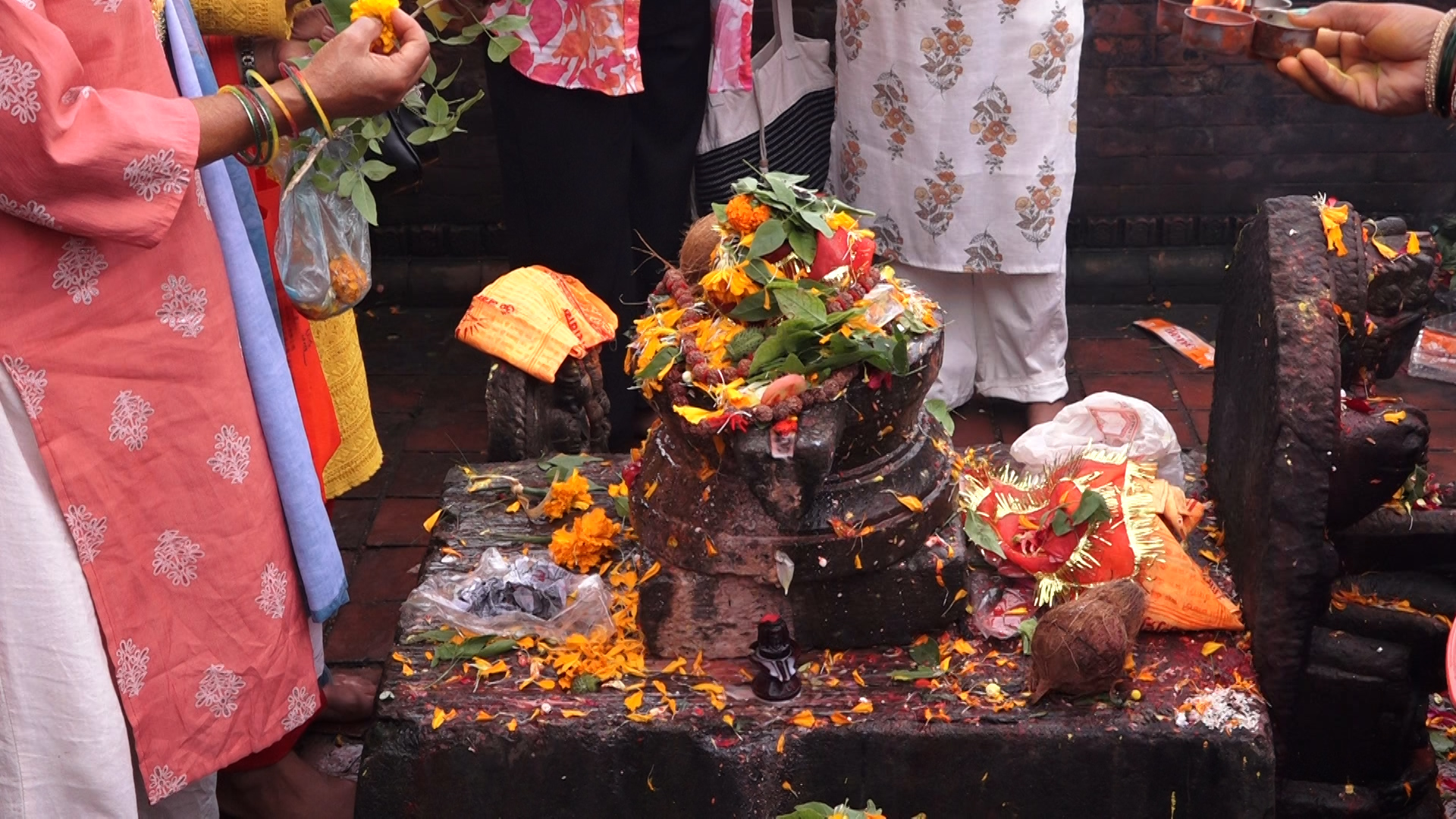 साउने सोमबारमा सहज दर्शन