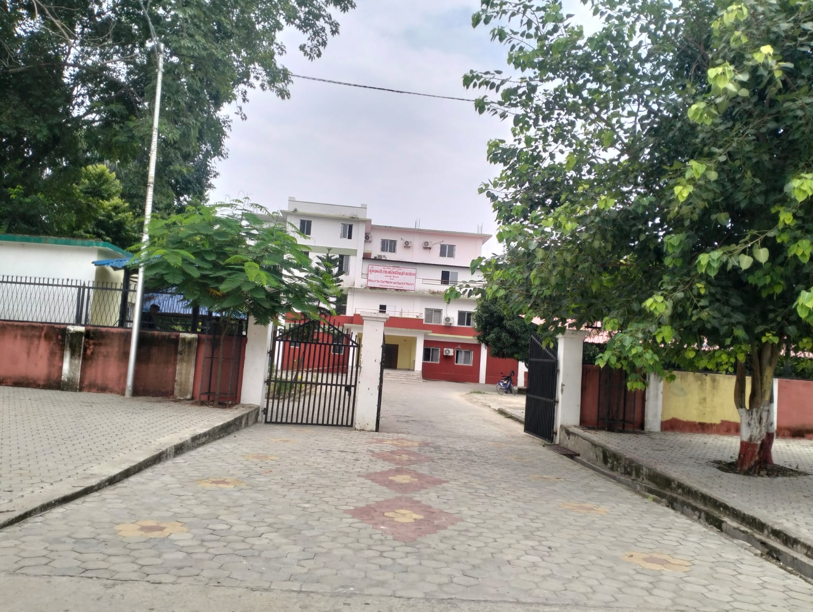 अधिकांक सुदूरपश्चिम प्रदेश सभाका सदस्य काठमाडौंमा