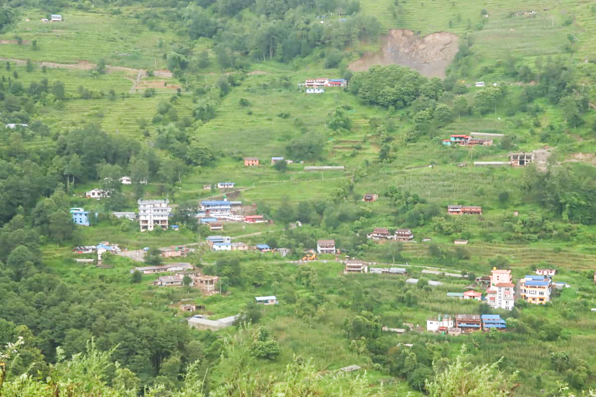 प्रकृतिको काखमा रमाएको गुरुङ गाउँ