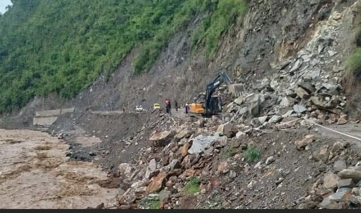बीपी राजमार्गमा यातायात सुचारु