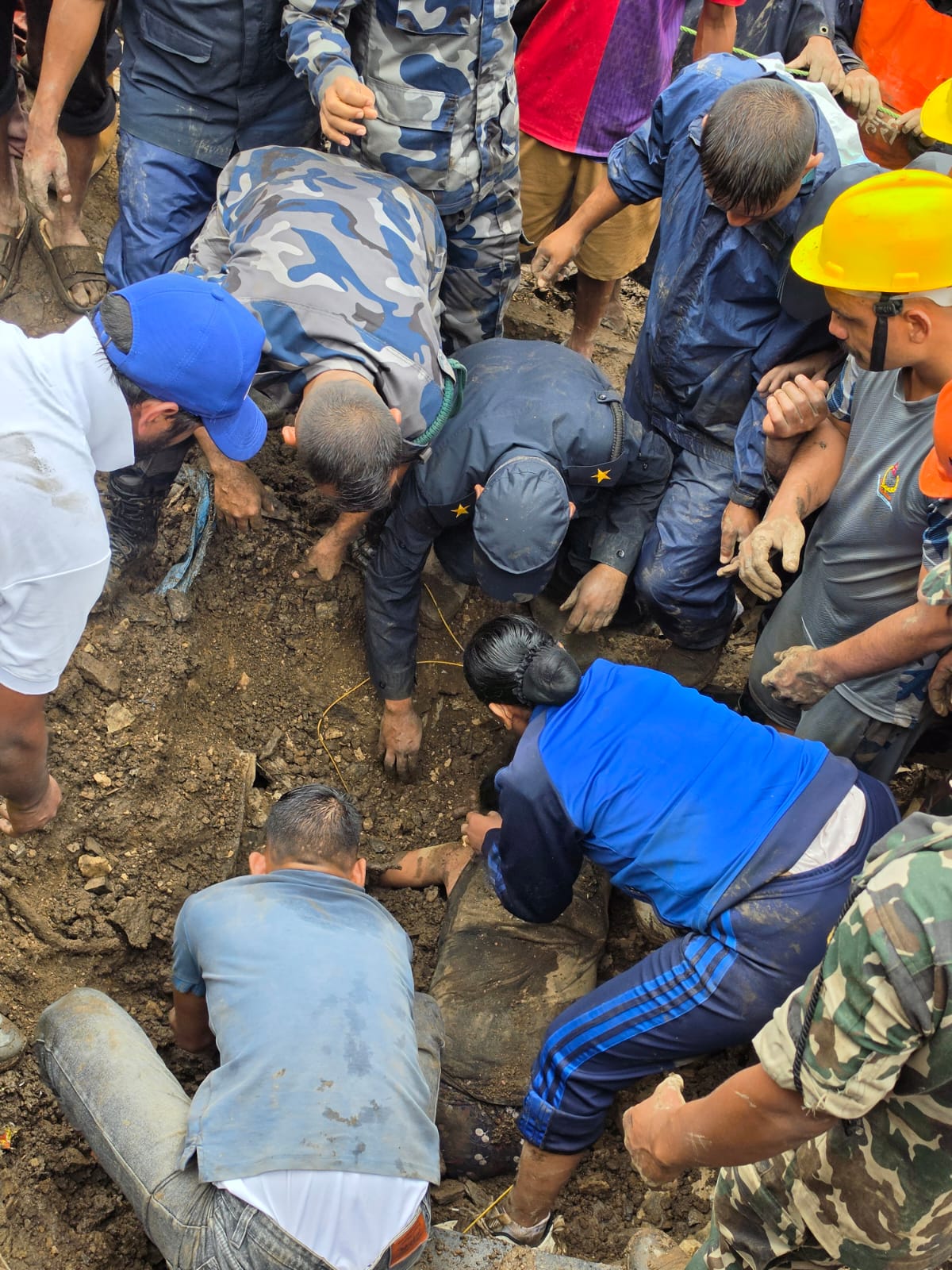 बाजुरामा पहिरो : बेपत्ता थापा मृत फेला