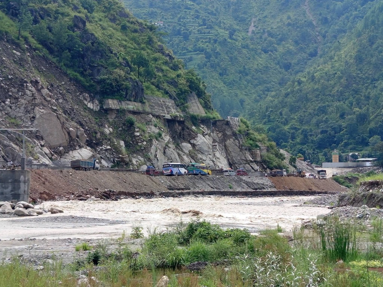 बीपी राजमार्गमा जाम, जोखिम र सकस