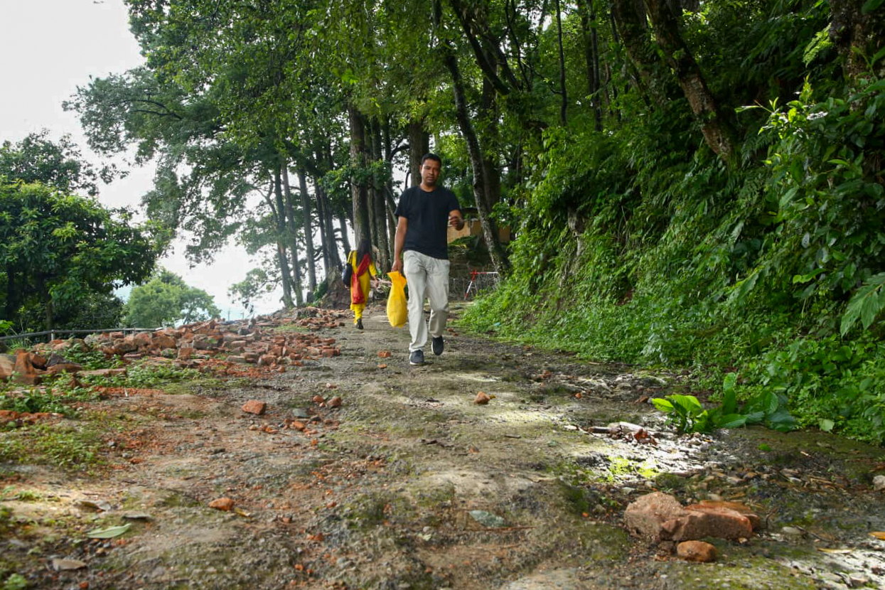 पर्खाल भत्कियो, सर्वसाधारणलाई सास्ती