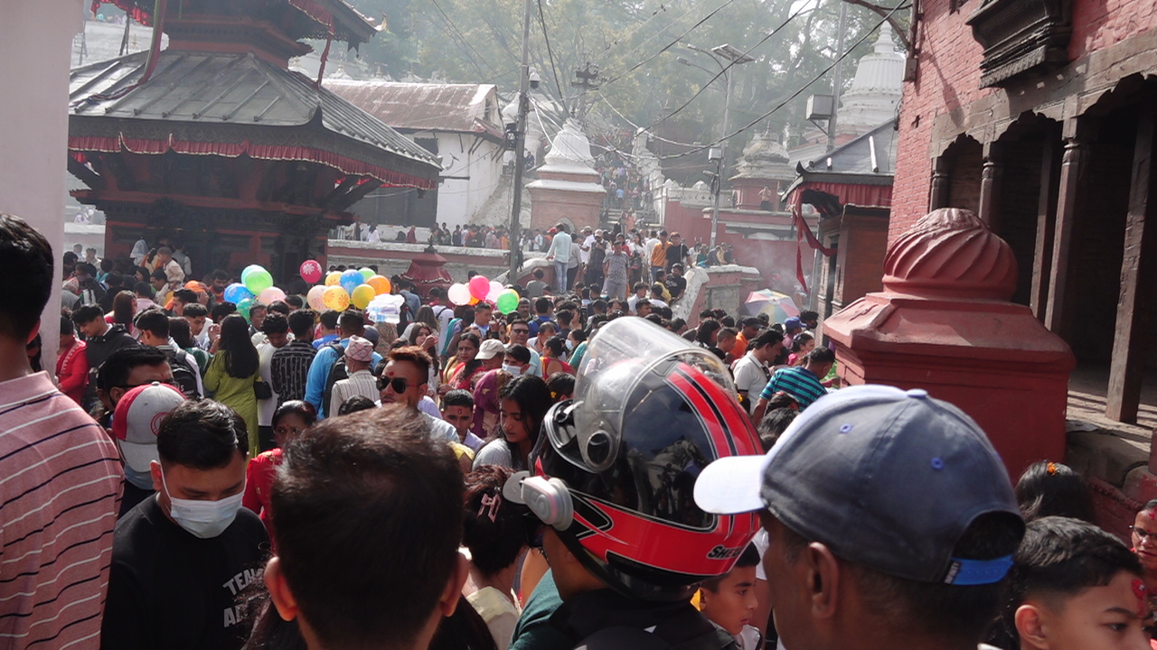 अन्तिम सोमबार शिवालयमा भक्तजनको घुइँचो